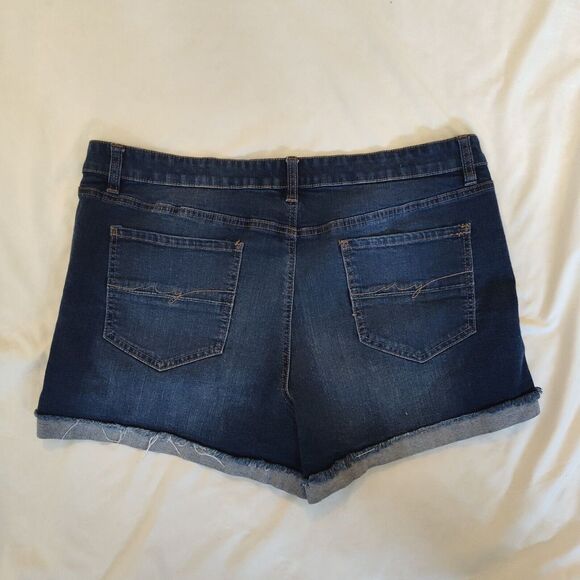 Lot of 5 - Torrid Shorts and Old Navy Pants Women's‎ Size 18 - Picture 7 of 16